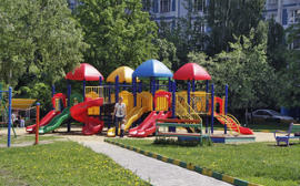 В Ленинском округе Омской области построят новые детские площадки