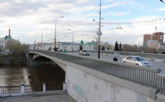 На центральных улицах Омска добавят полосы после перекрытия Юбилейного моста 